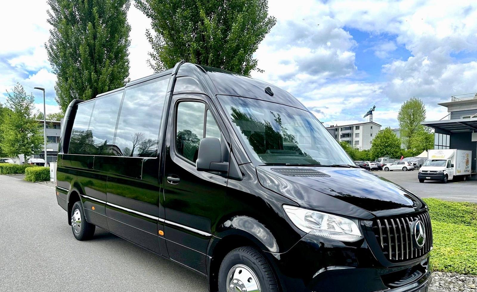 Globetransporte black Sprinter Cabriolet in Interlaken for luxury transfers