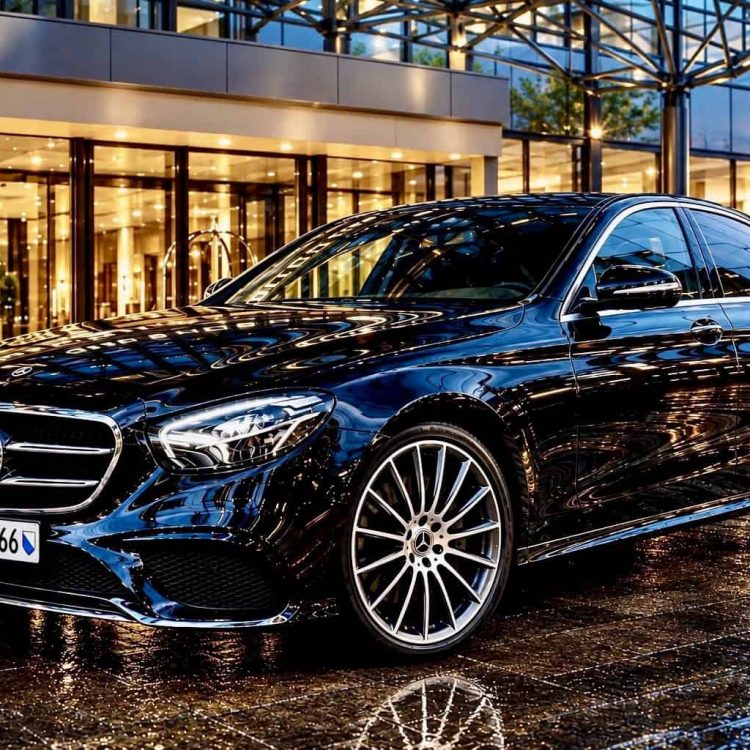 Globetransporte Mercedes-Benz E-Class 4MATIC for premium chauffeur and airport transfer services.